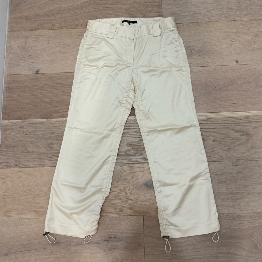 Theory Women’s Cream Capri Pants size 4